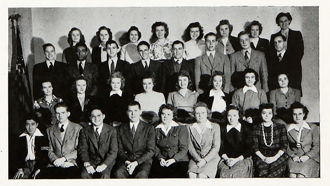 Freshman class photo in 1944 Bethel yearbook